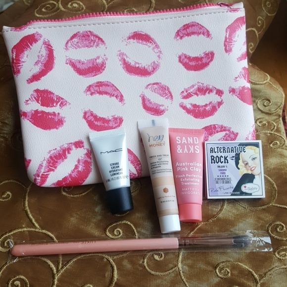 IPSY Other - Valentine Ipsy bag